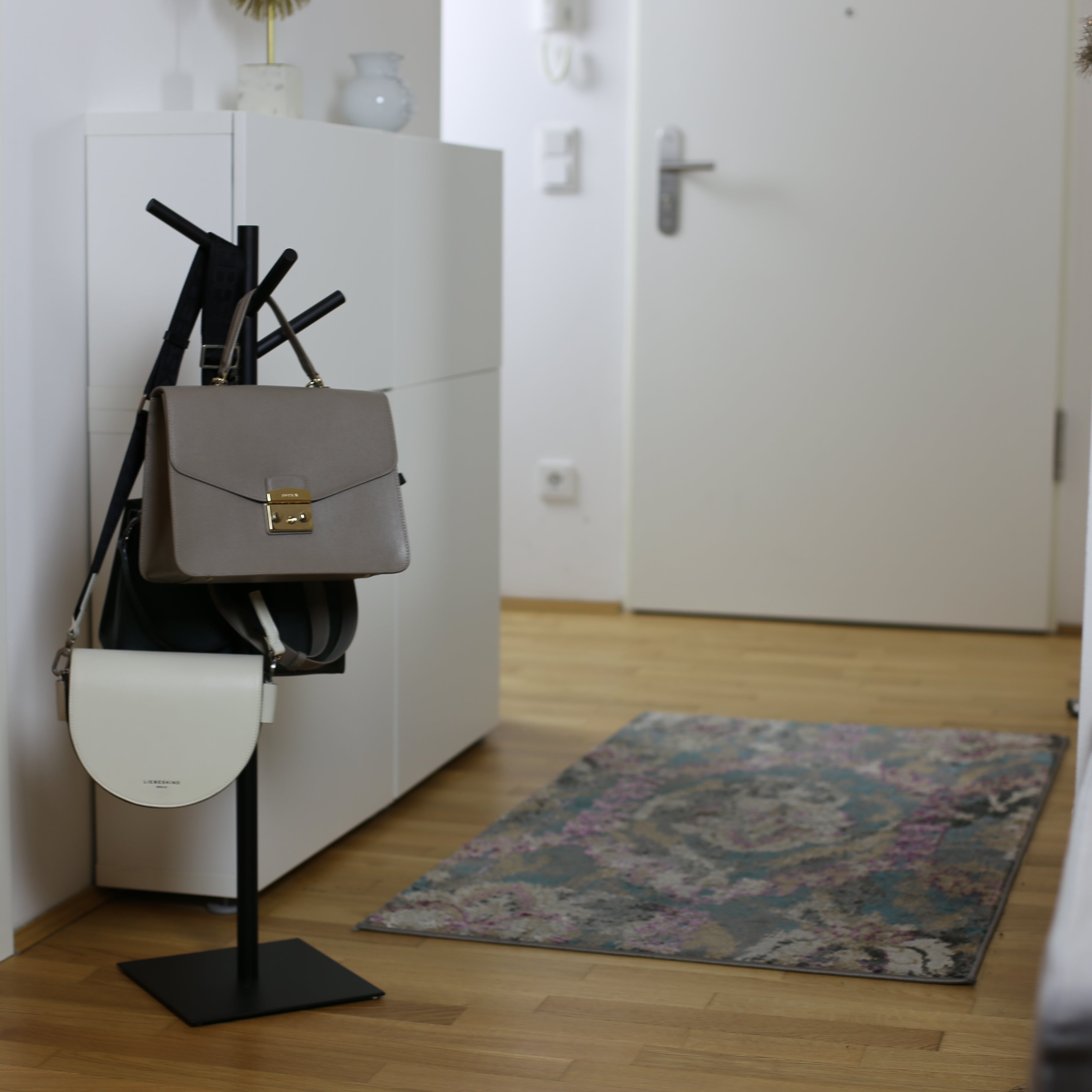 BAG STAND CLEAN WHITE | IRON