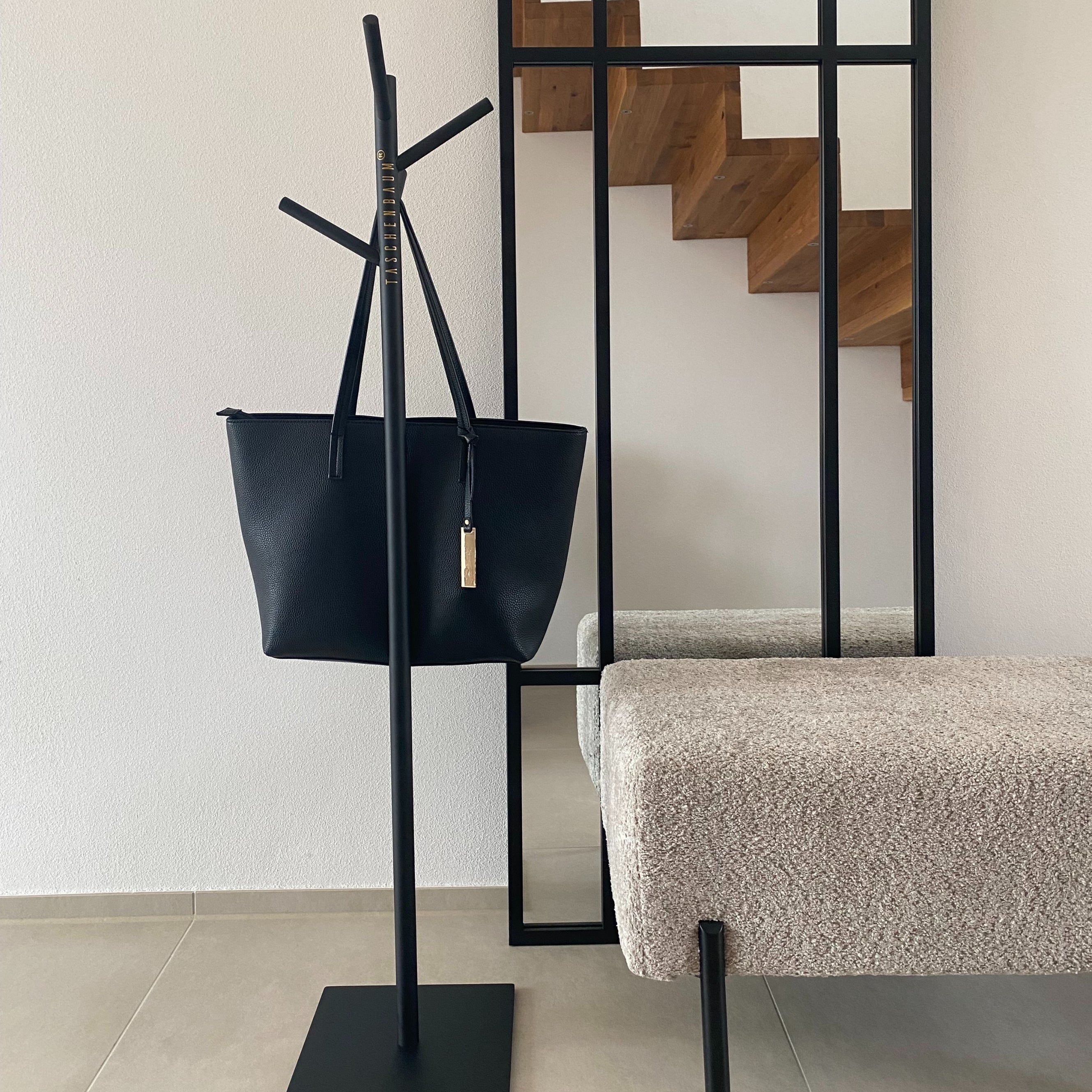 TASCHENBAUM® SCHWARZ „Nichts liegt mehr zerdrückt im Schrank“