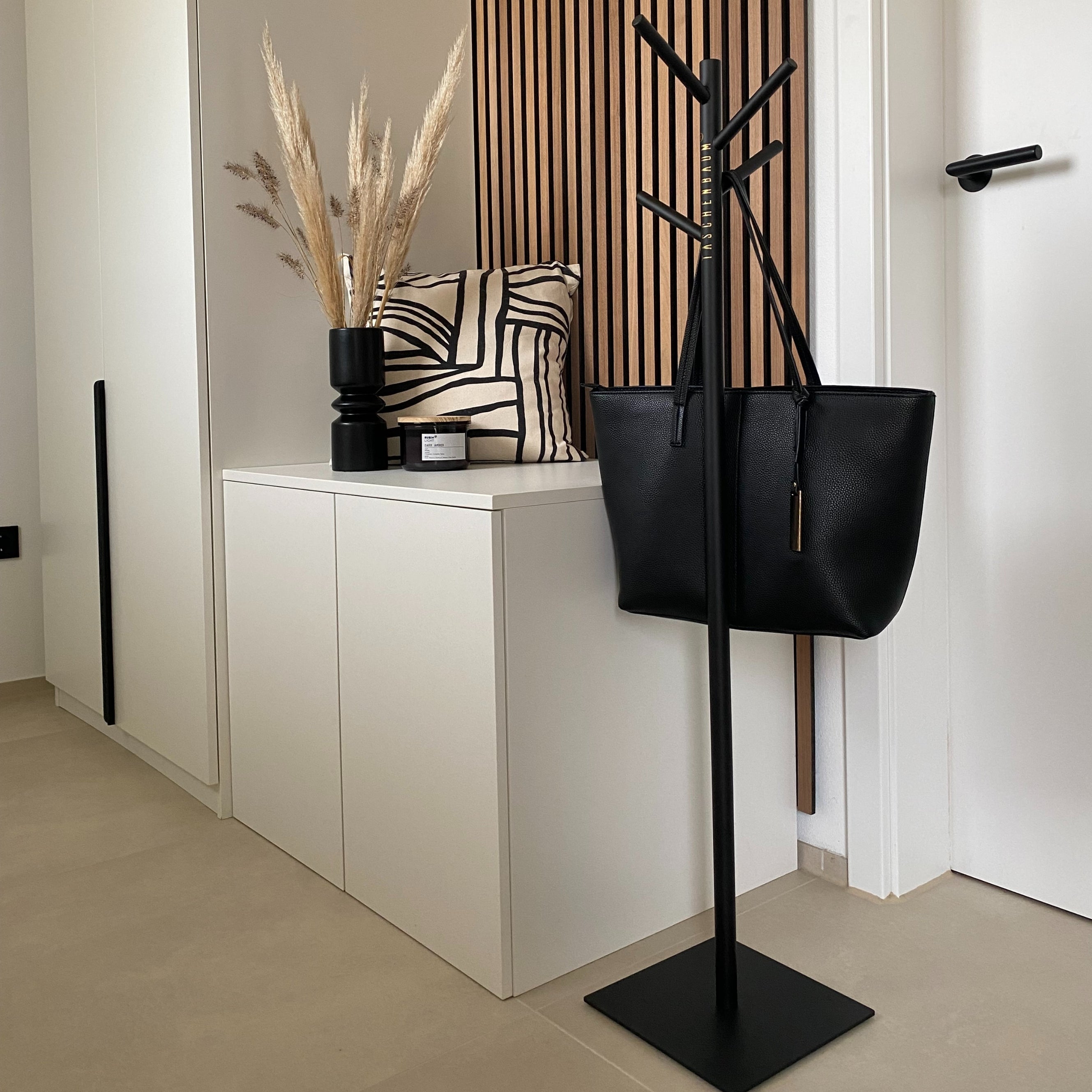 BAG STAND CLEAN WHITE | IRON
