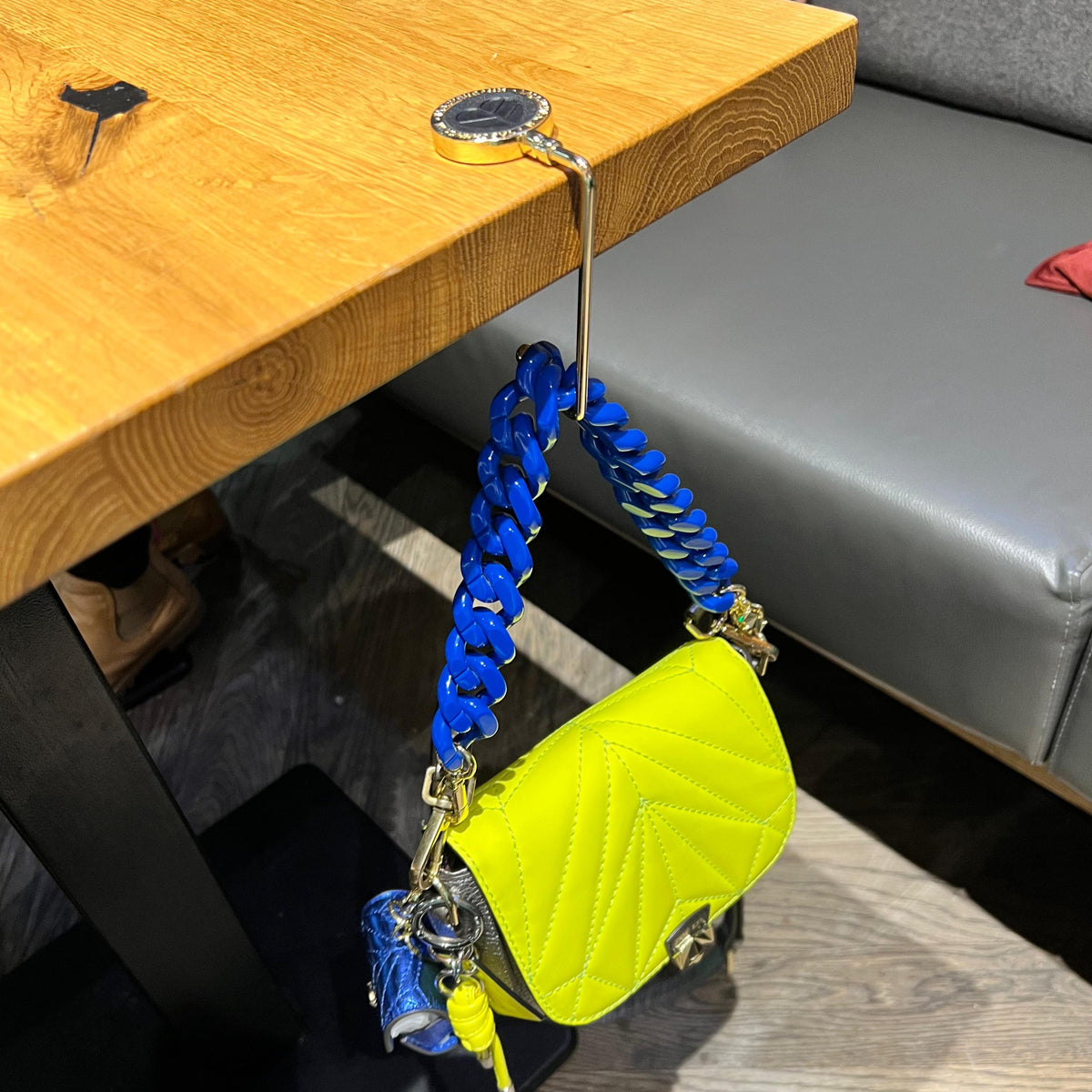 TASCHENHALTER TISCH | GOLD